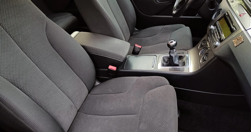 Volkswagen Passat cena 16900 przebieg: 238556, rok produkcji 2008 z Łosice małe 172